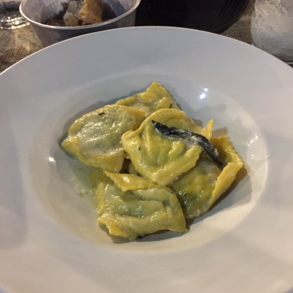 Das Foto wurde bei Tamerò - Pasta Bar von Thomas D. am 7/13/2018 aufgenommen