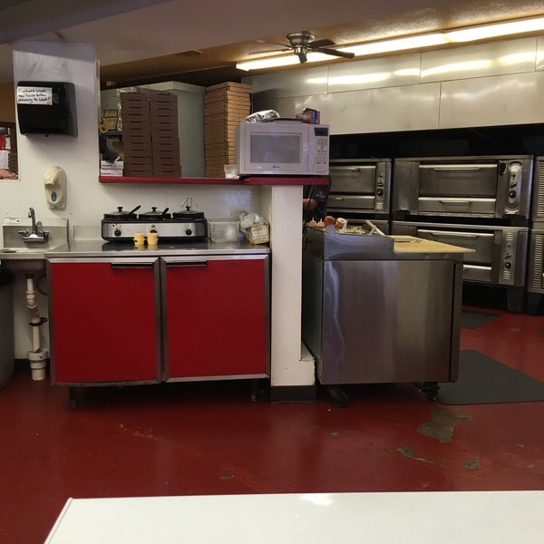 Happy Joe's Pizza Dubuque University Dr. Pizzeria in Dubuque