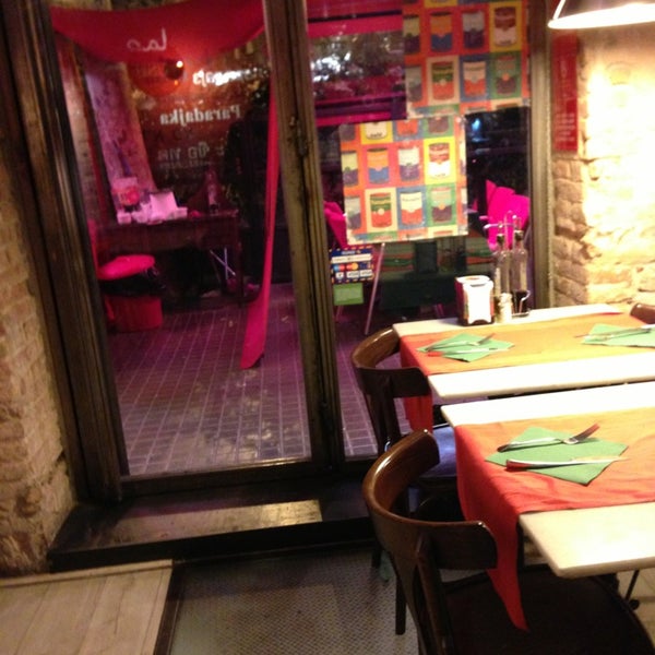 2/12/2013 tarihinde Carlos B.ziyaretçi tarafından Café Tomate'de çekilen fotoğraf