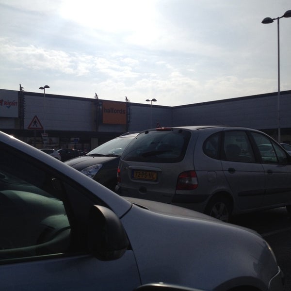 Photos At Tottenham Hale Retail Park Haringey London Greater London