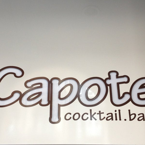 Foto tirada no(a) Capote cocktail.bar por Javi M. em 2/28/2013