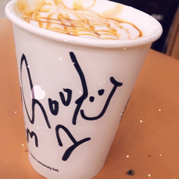 Das Foto wurde bei Starbucks von Am ♏️ . am 4/9/2018 aufgenommen