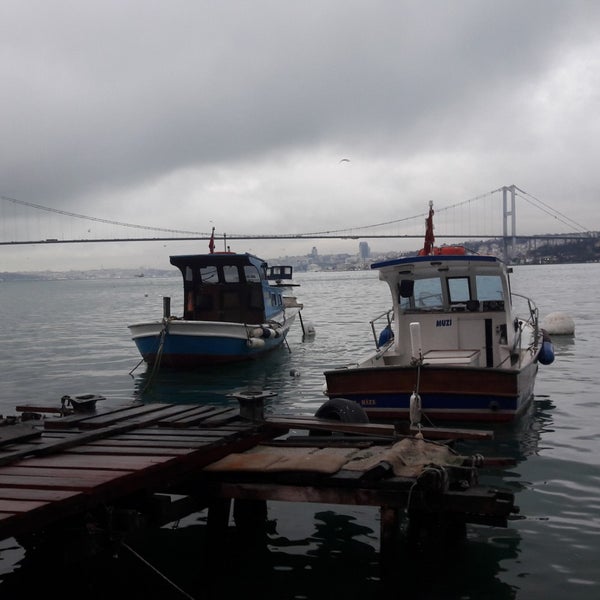 Photo taken at Çengelköy Çınaraltı by Onr K. on 1/21/2018