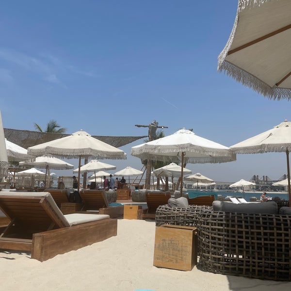 รูปภาพถ่ายที่ WHITE Beach Dubai โดย M K เมื่อ 5/31/2023