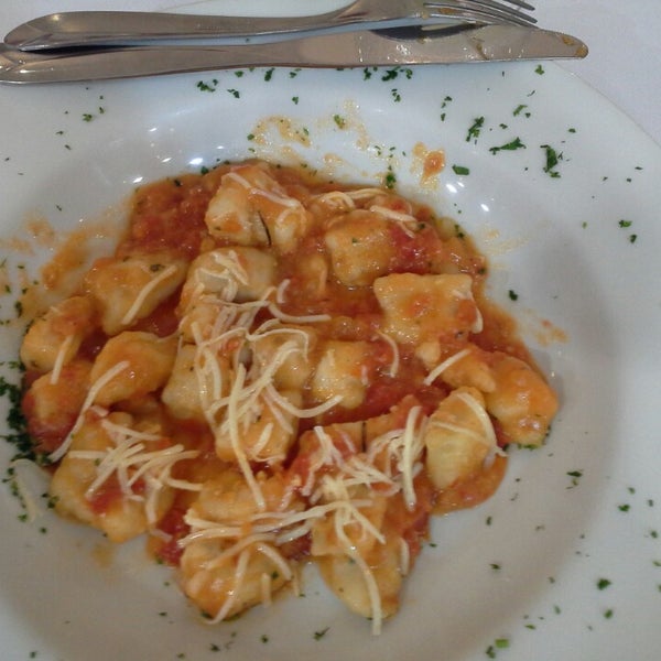 รูปภาพถ่ายที่ Capcana Gastronomia โดย Marcela C. เมื่อ 3/28/2014