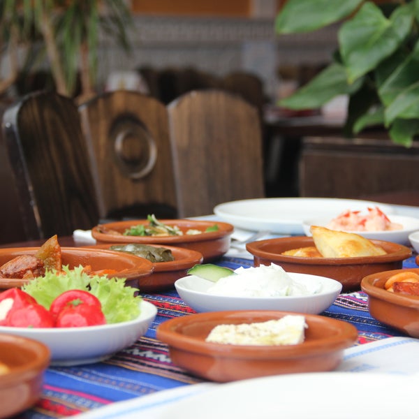 รูปภาพถ่ายที่ Grieks Specialiteiten restaurant Apollo โดย Grieks Specialiteiten restaurant Apollo เมื่อ 10/13/2013
