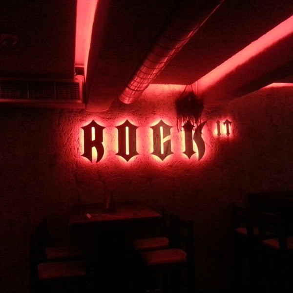 Foto diambil di Rock It oleh Lubomir P. pada 11/16/2013
