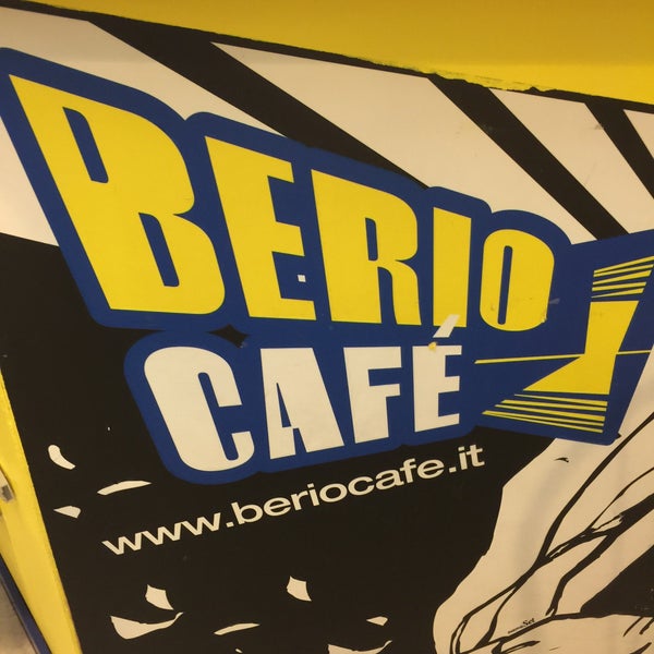Foto tirada no(a) Berio Bar por ANDREA M. em 9/1/2015