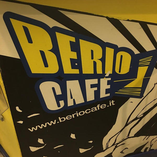 รูปภาพถ่ายที่ Berio Bar โดย ANDREA M. เมื่อ 1/29/2016