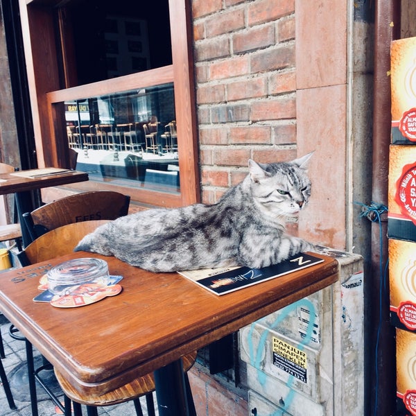 Снимок сделан в Zincir Bar пользователем Rain💧 7/6/2018