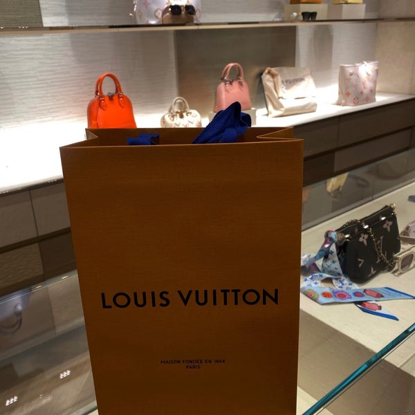 Photos at Louis Vuitton - Downtown-Penn Quarter-Chinatown - Washington, D.C.