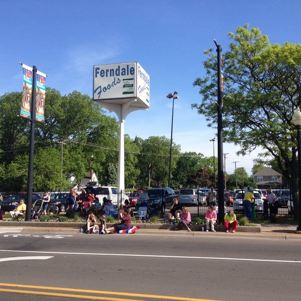 รูปภาพถ่ายที่ Downtown Ferndale โดย Ben S. เมื่อ 5/26/2014
