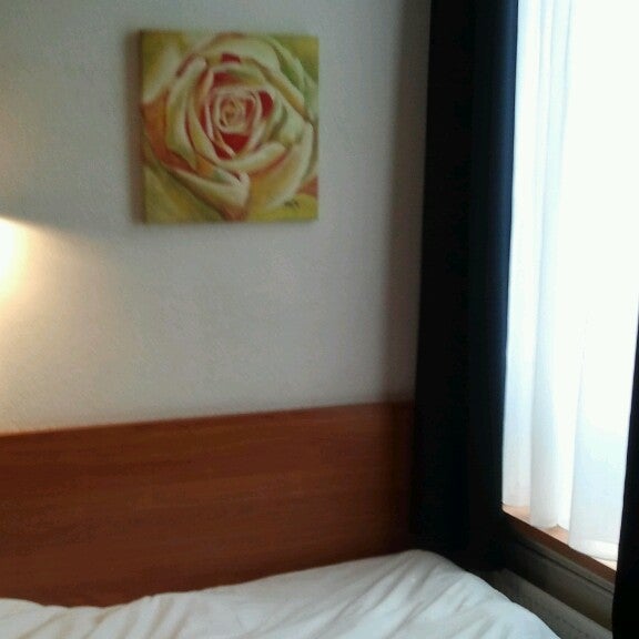 4/27/2013 tarihinde Lahmitaziyaretçi tarafından Hotel Nicolaas Witsen'de çekilen fotoğraf