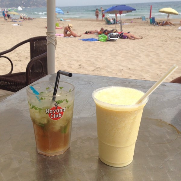 7/20/2014 tarihinde Melissa V.ziyaretçi tarafından Cocos Beach'de çekilen fotoğraf