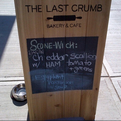 Foto tomada en The Last Crumb  por Nancy H. el 10/6/2012