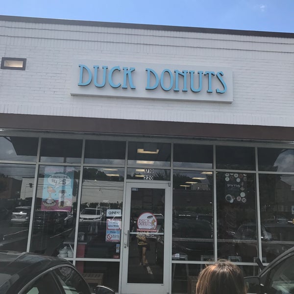 Das Foto wurde bei Duck Donuts von Jay S. am 5/25/2017 aufgenommen
