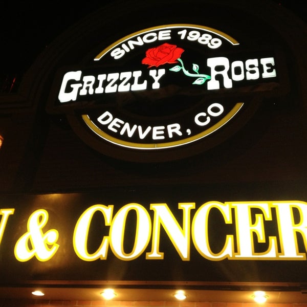 รูปภาพถ่ายที่ Grizzly Rose โดย Casey A. เมื่อ 1/26/2013