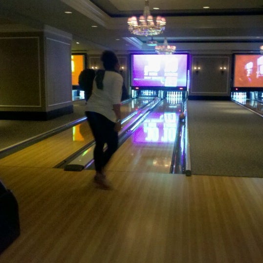 Rolling bowling