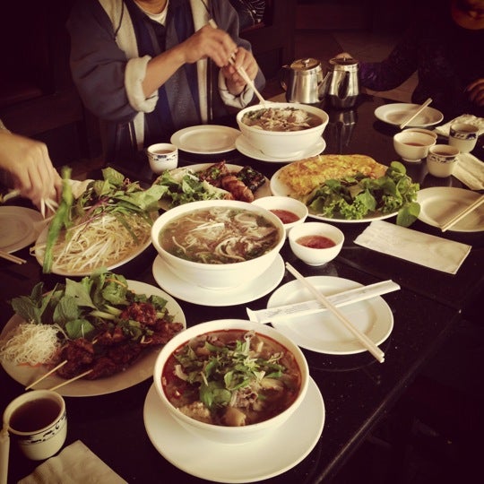 Foto scattata a Pho Hoa Restaurant da James L. il 11/11/2012
