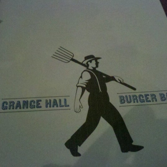 Снимок сделан в Grange Hall Burger Bar пользователем Pattie 10/6/2012