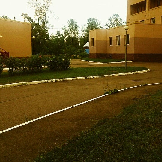 Зеленогорск спорт. Ул спортивная Зеленогорск. Зеленогорск спортивный корпус. СПБ.Зеленогорск спортивная школа директор. ДЮСША Ромны здание.