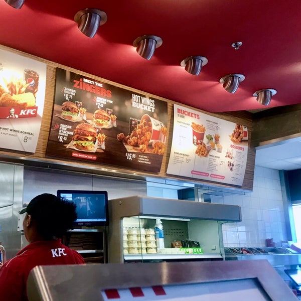 Foto tirada no(a) KFC por Rana A. em 4/23/2019