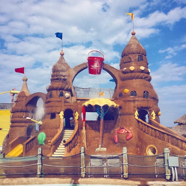 Photo taken at Schlitterbahn South Padre Island by Alberto S. on 5/3/2015