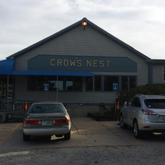 Снимок сделан в Crow&#39;s Nest Restaurant пользователем ᴡ H. 10/11/2013