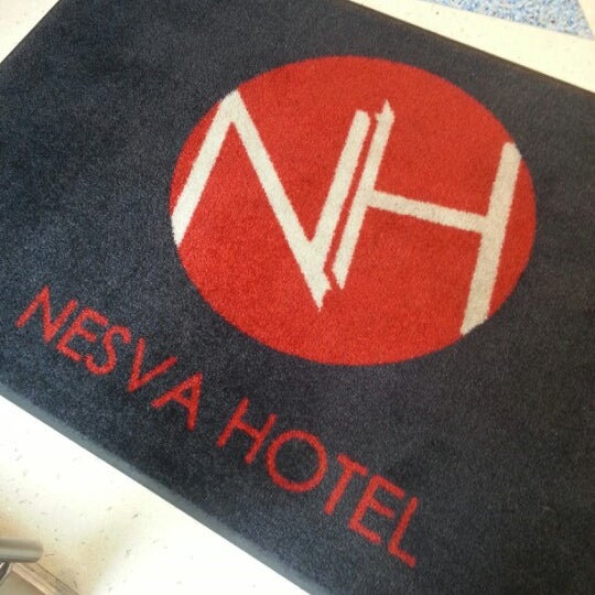 Foto tomada en Nesva Hotel  por Shirley V. el 12/4/2012