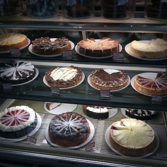 Photo prise au Eli&#39;s Cheesecake Company par Todor K. le10/14/2011