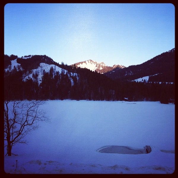 3/16/2012 tarihinde Marcus B.ziyaretçi tarafından Arabella Alpenhotel am Spitzingsee'de çekilen fotoğraf