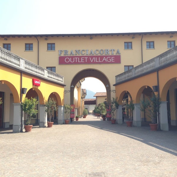 outlet village rodengo saiano