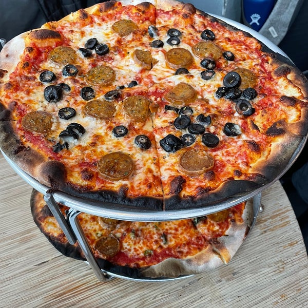 Foto scattata a Proto&#39;s Pizza-Denver da Khari S. il 11/1/2021