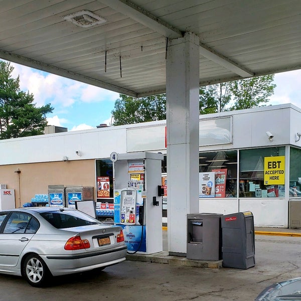 Irving Oil Fuel Station in Gorham