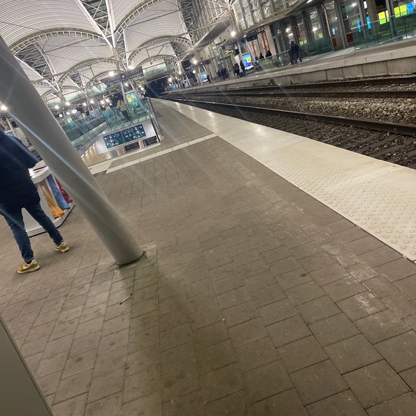 Photo prise au Gare de Louvain par Enriquetje. j. le3/4/2023
