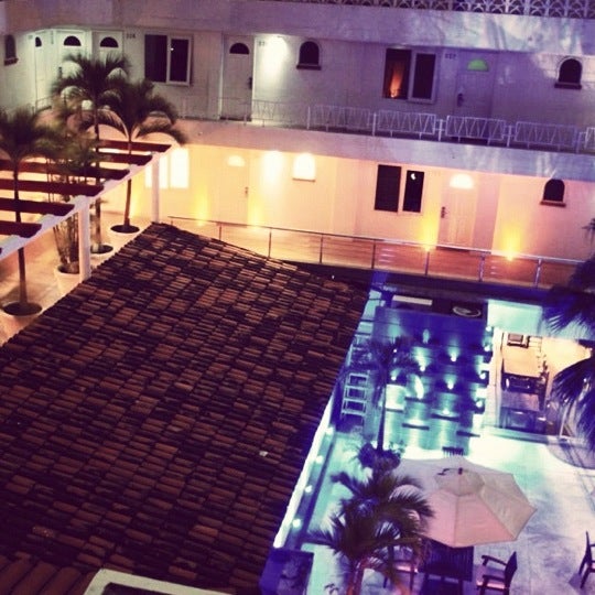 Foto tirada no(a) Hotel Rio Malecon por Karmen C. em 11/27/2012