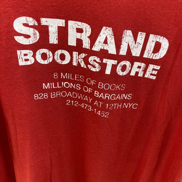 Photo taken at Strand Bookstore by Paula H. on 10/26/2022