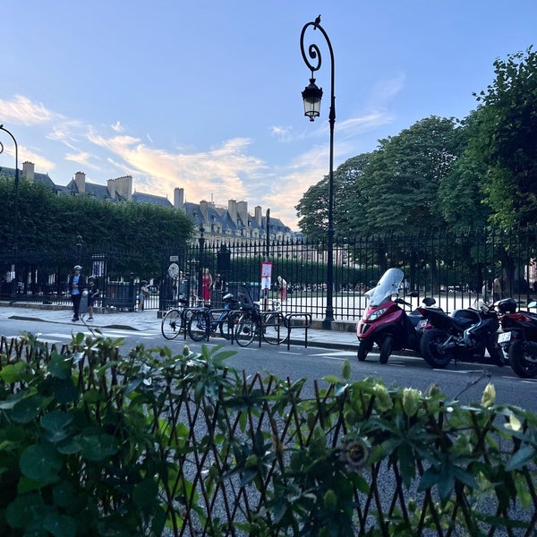 Place royale betisier 2022 Place royale betisier 2022 hot tub time machine betting scene hairstyles