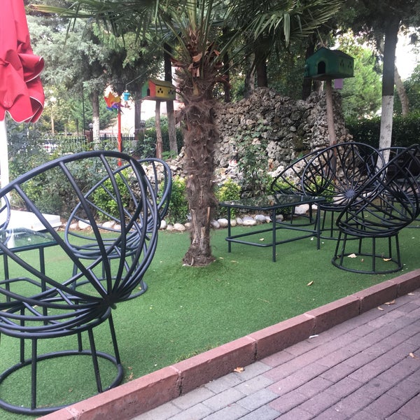 Foto tomada en Meşale Cafe &amp; Restaurant  por Derya A. el 9/13/2018