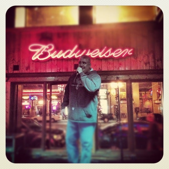 11/25/2012 tarihinde Misty P.ziyaretçi tarafından WannaB&#39;s Karaoke Nashville'de çekilen fotoğraf