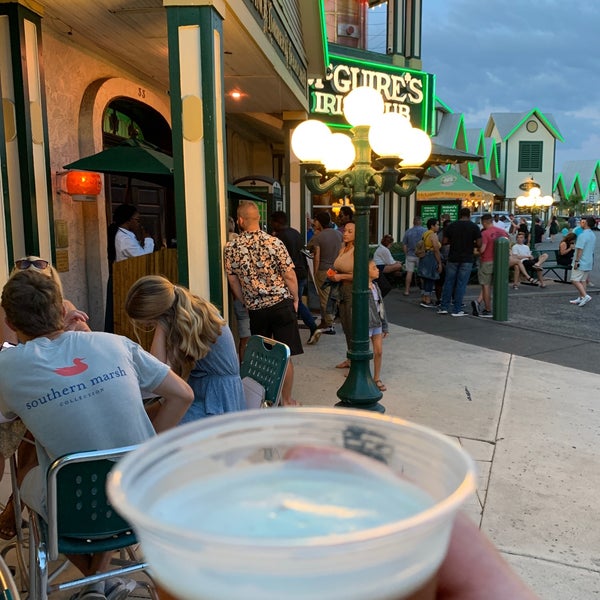 Foto tomada en McGuire&#39;s Irish Pub of Destin  por Chad O. el 5/22/2021