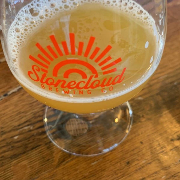 10/16/2021 tarihinde Chad O.ziyaretçi tarafından Stonecloud Brewing Company'de çekilen fotoğraf