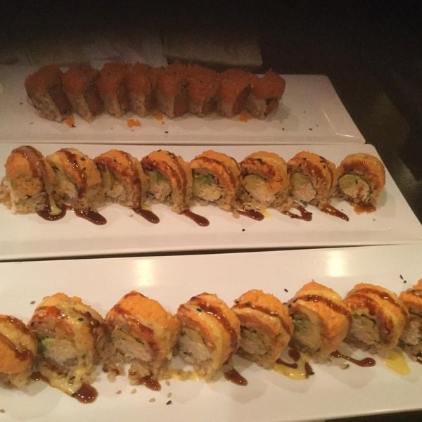 Foto diambil di Crazy Rock&#39;N Sushi oleh Steven B. pada 11/11/2015