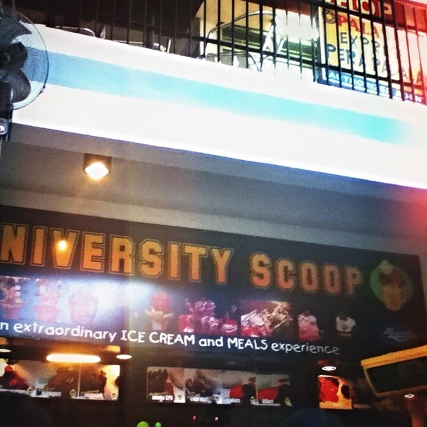 รูปภาพถ่ายที่ University Scoop โดย Rona C. เมื่อ 8/12/2013