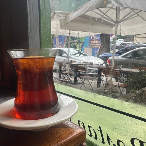 Foto diambil di Kuzguncuk Bostan Cafe oleh 🔆Özlem Ş. pada 2/28/2024