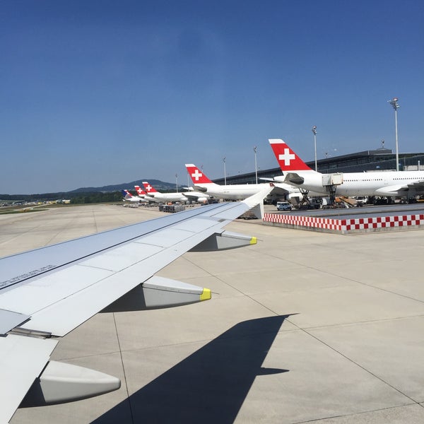 Photo prise au Aéroport de Zurich (ZRH) par Denis D. le6/6/2015