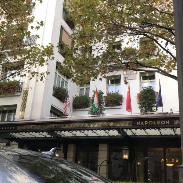 Foto tirada no(a) Hôtel Napoléon por Najla A. em 11/3/2019