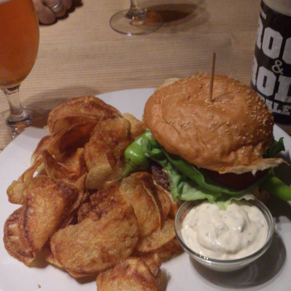 Tasty beer (e. g. Rock `n` Roll Pale Ale) from own brewery, delicious Burger (e. g. Pepperoni Burger), friendly service and good music \m/ - what more do you want?