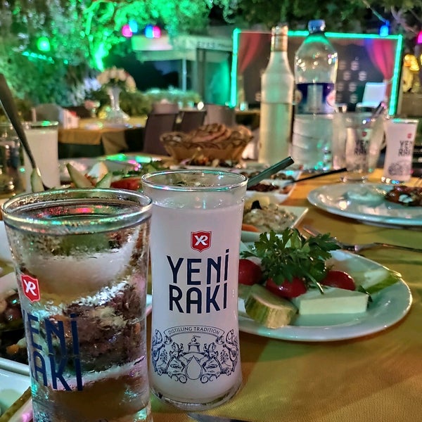 Foto diambil di Nazende Ocakbaşı&amp;Restaurant oleh Vlkn Y. pada 9/16/2020