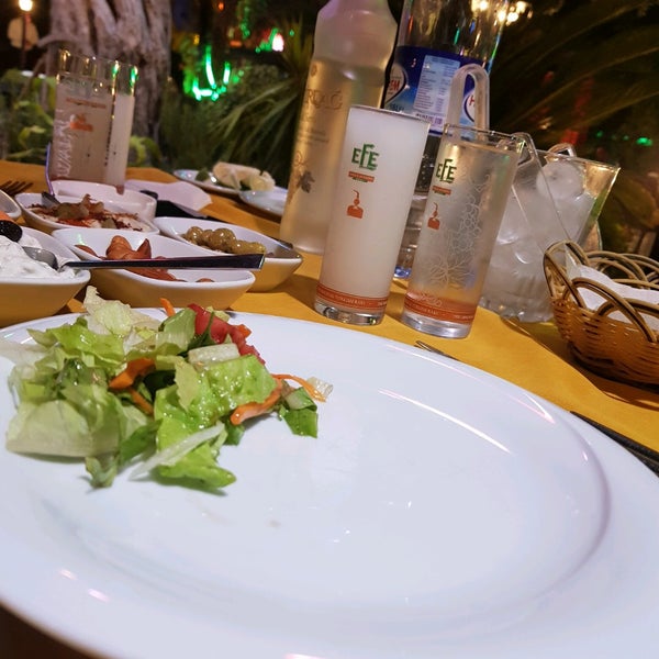 Foto diambil di Nazende Ocakbaşı&amp;Restaurant oleh Vlkn Y. pada 8/30/2020